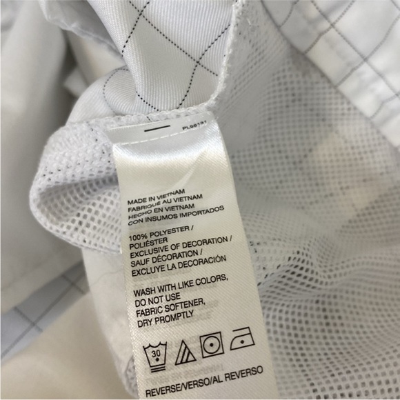 IZOD | NWT Golf shorts - Picture 8 of 10